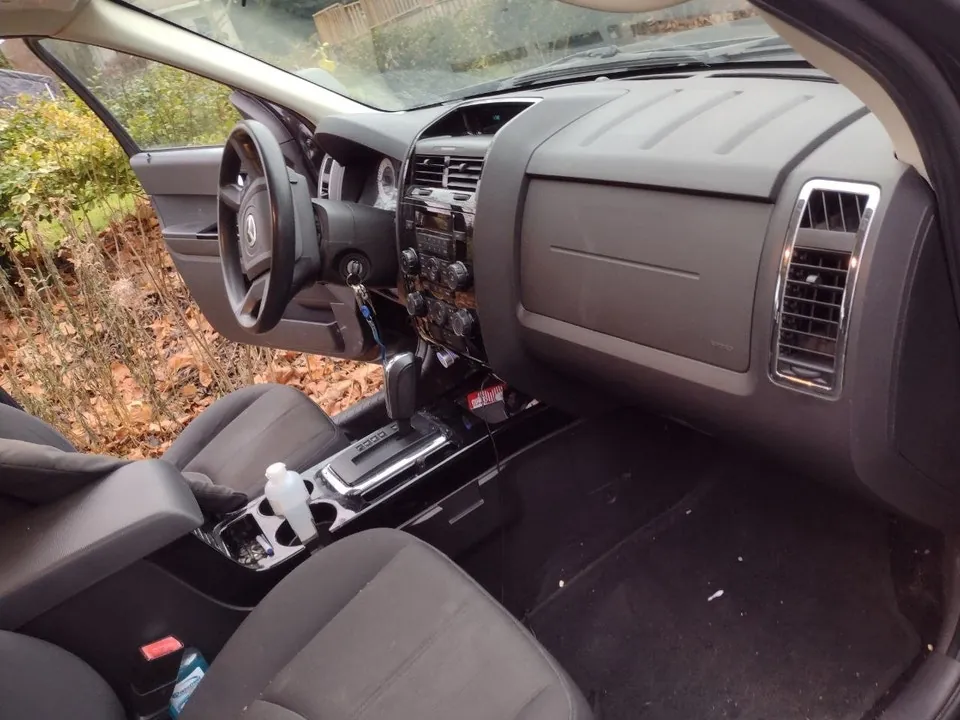 Mazda Tribute 2011 photo 5
