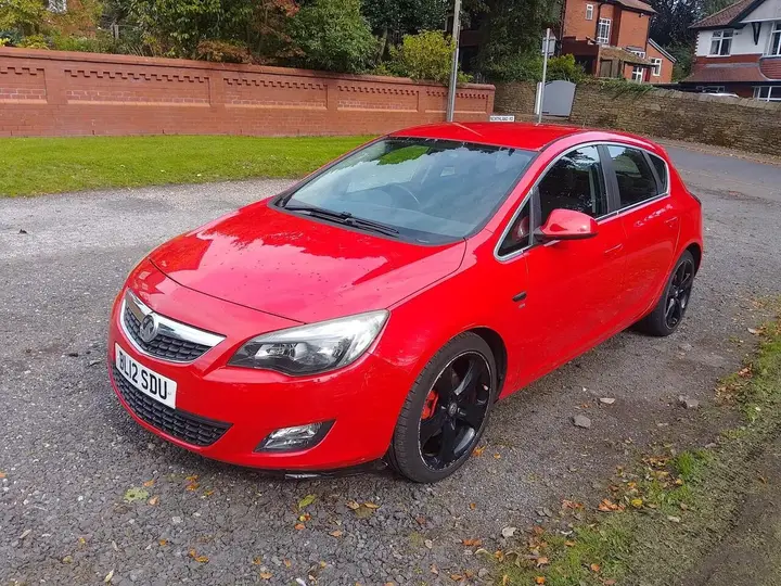 Vauxhall Astra 2012 photo 3