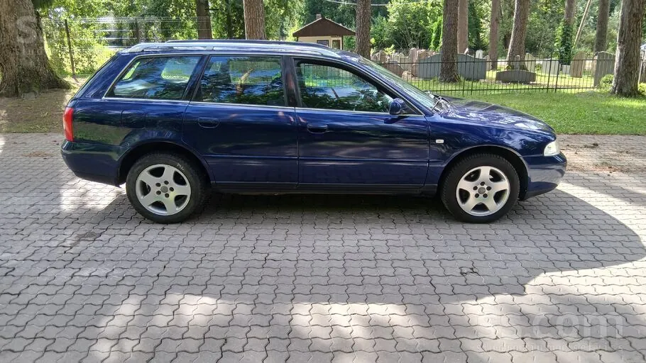 Audi A4 1999 photo 3