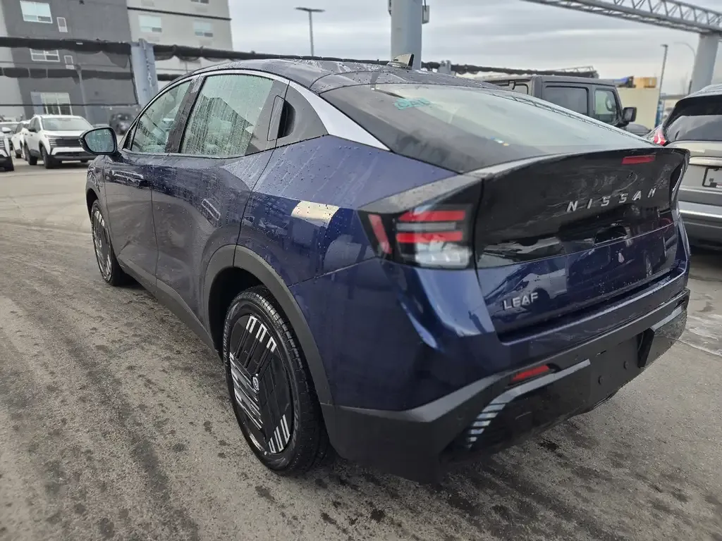 Nissan Leaf 2027 photo 4