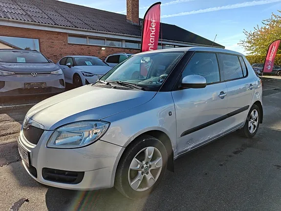 Skoda Fabia 2007 photo 2