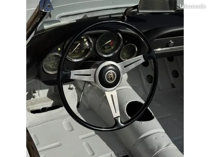 Alfa Romeo Spider 1963 photo 2