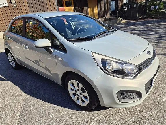 Kia Rio 2012 photo 2