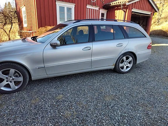 Mercedes-Benz E220 D