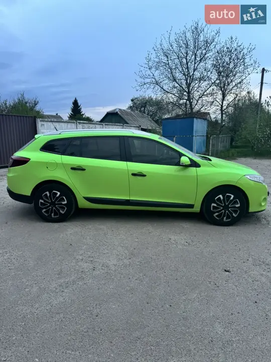 Renault Megane 2012 photo 2