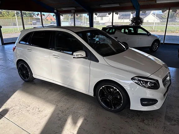 Mercedes-Benz B200 2017 photo 2