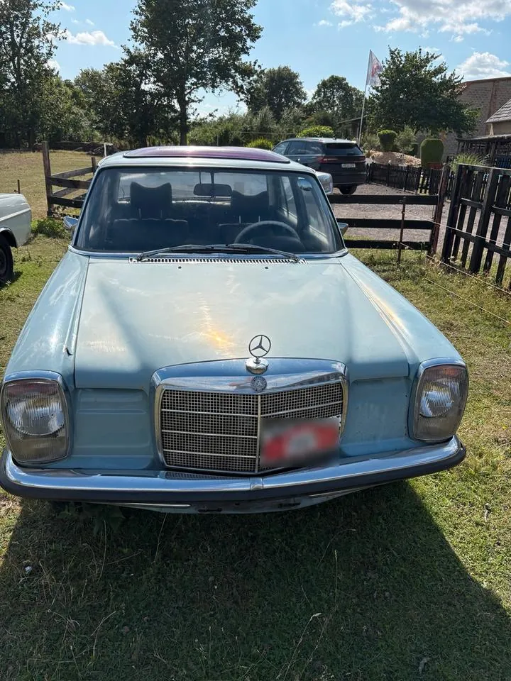 Mercedes-Benz 220D