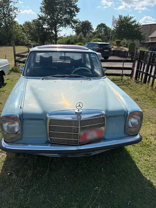 Mercedes-Benz 220D
