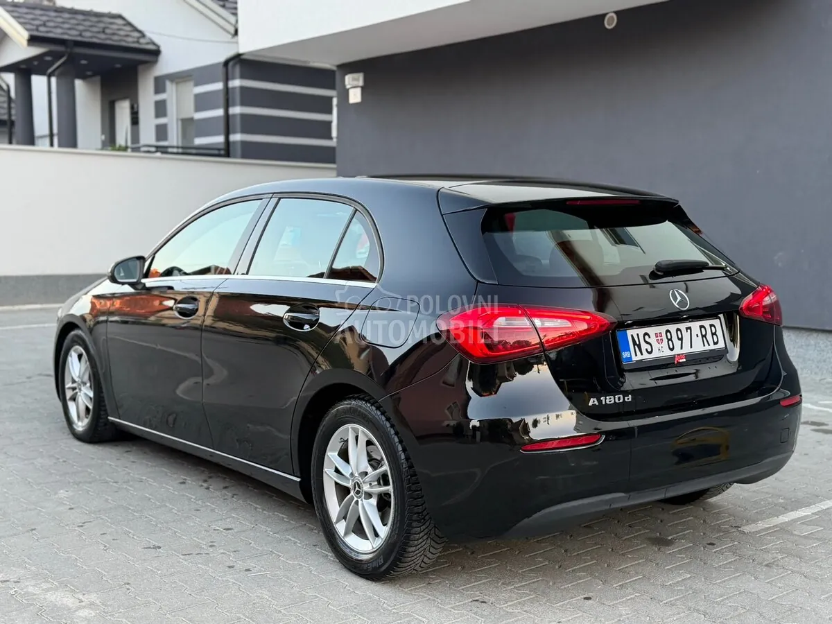 Mercedes-Benz A 180 2019 photo 3
