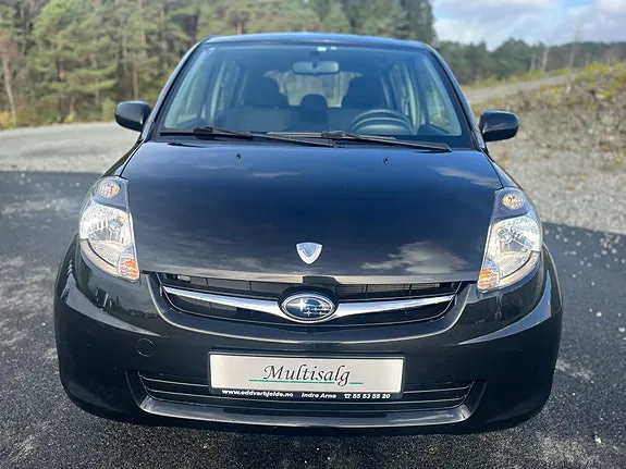 Subaru Justy 2011 photo 2