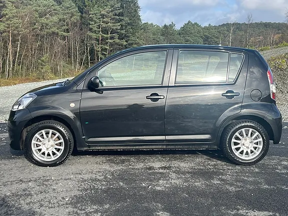 Subaru Justy 2011 photo 4