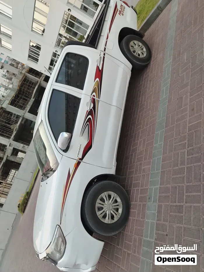 Toyota Hiace 2013 photo 2