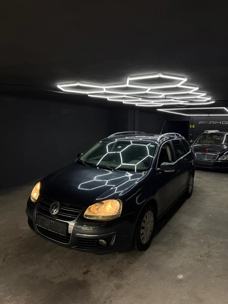 Volkswagen Golf 2009 photo 2