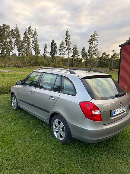 Skoda Fabia 2012 photo 3