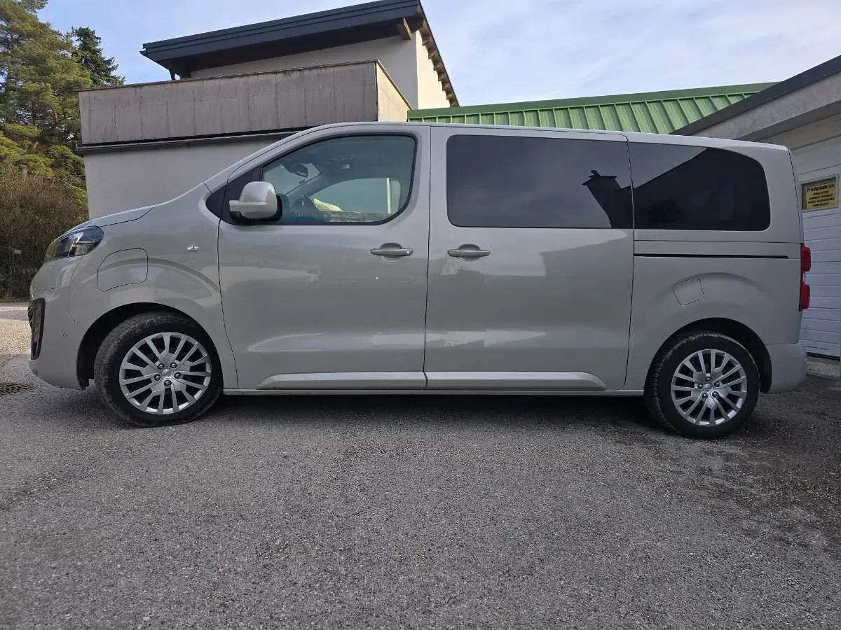 Opel Zafira 2021 photo 2