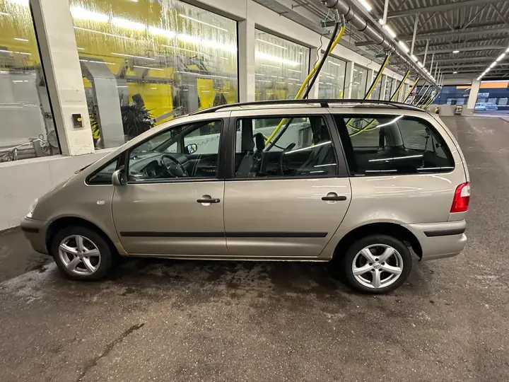 Ford Galaxy 2005 photo 2