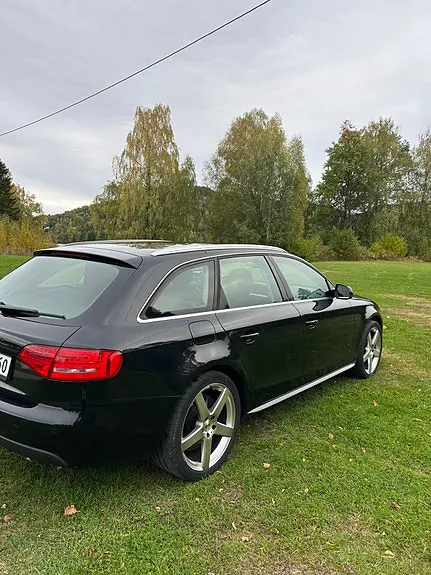Audi A4 2010 photo 4
