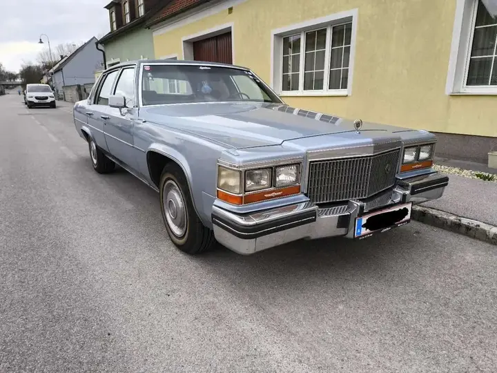 Cadillac Fleetwood Brougham