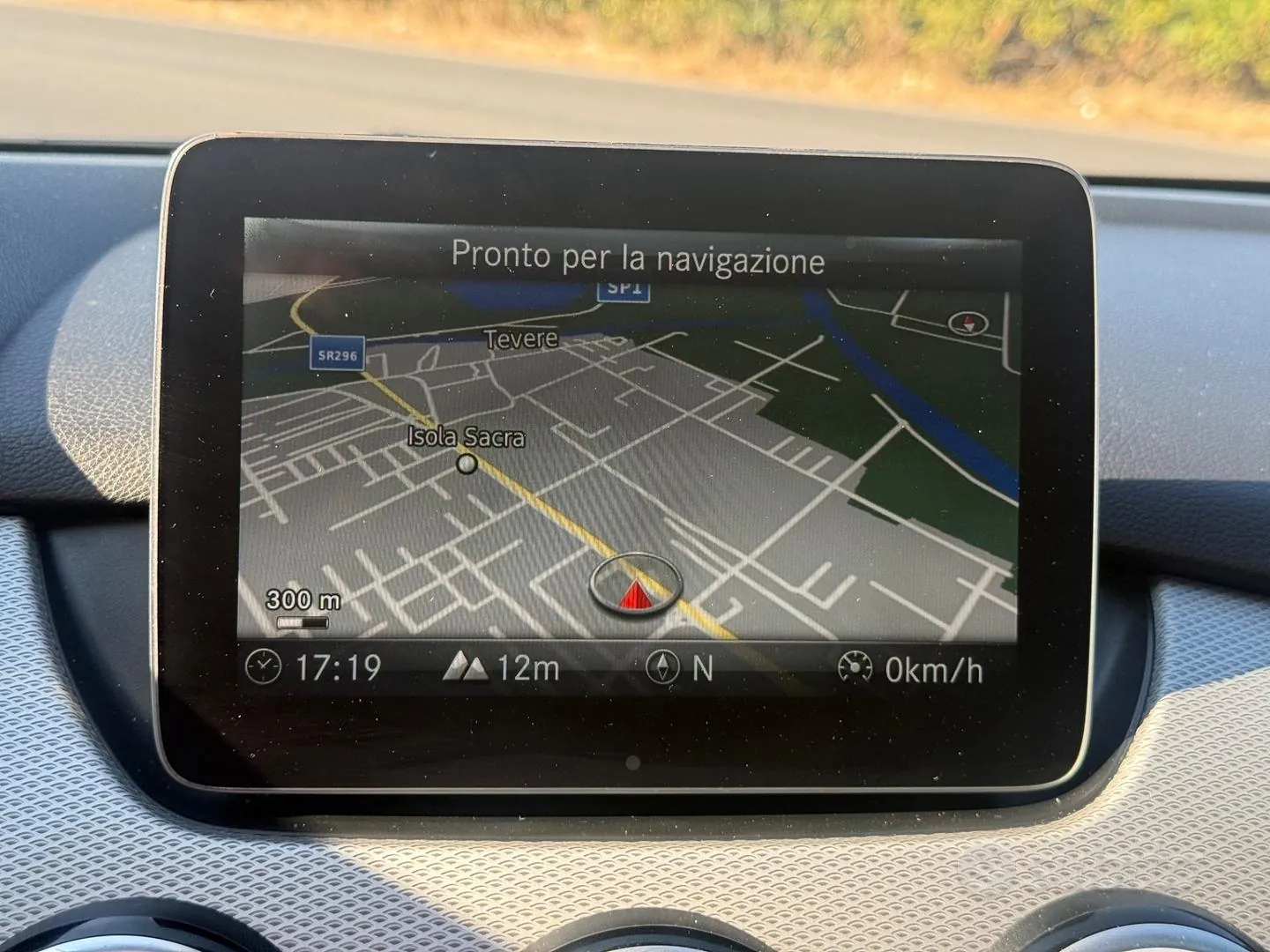 Mercedes-Benz B 180D 2017 photo 3