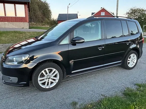Volkswagen Touran 2012 photo 3