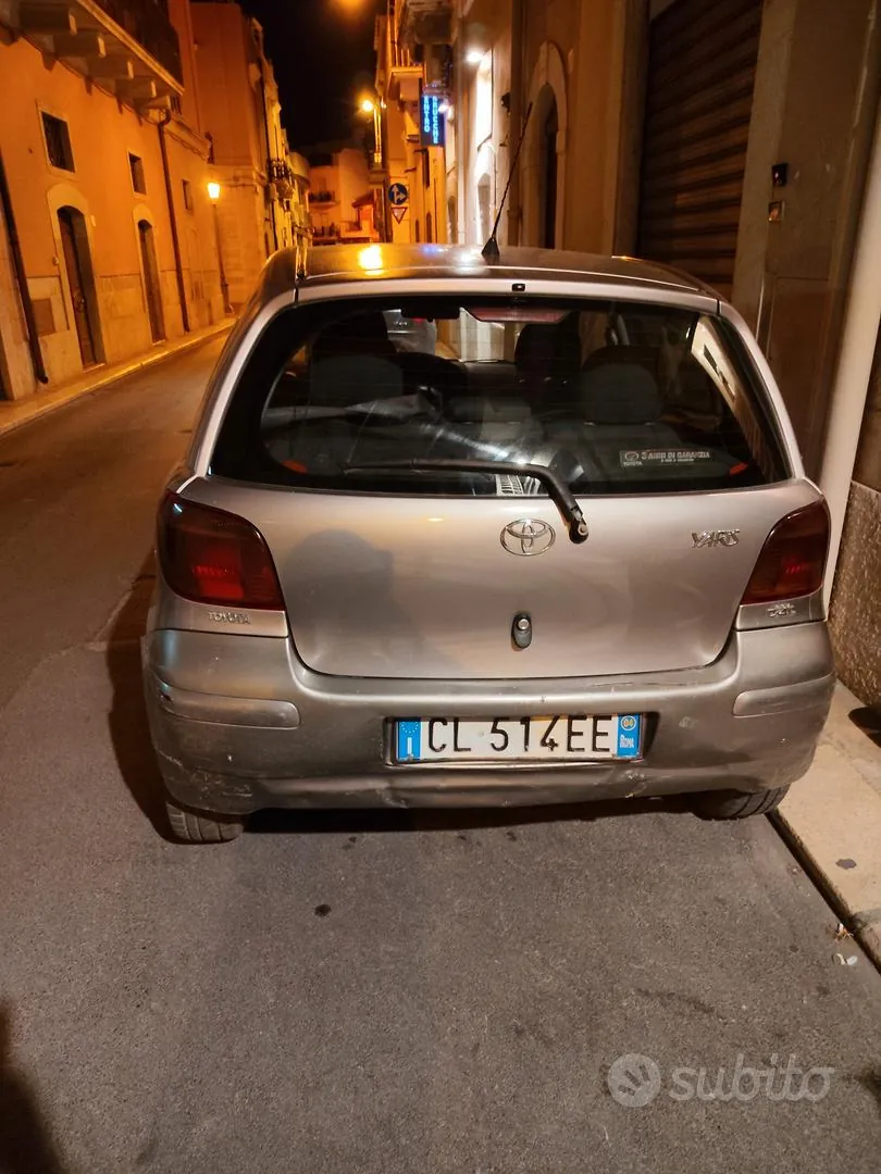 Toyota Yaris 2004 photo 2