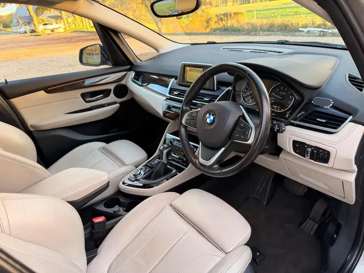 BMW 2 Series Active Tourer 2015 photo 2