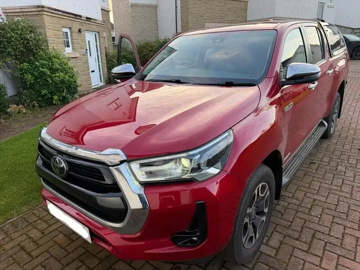 Toyota Hilux 2022 photo 2