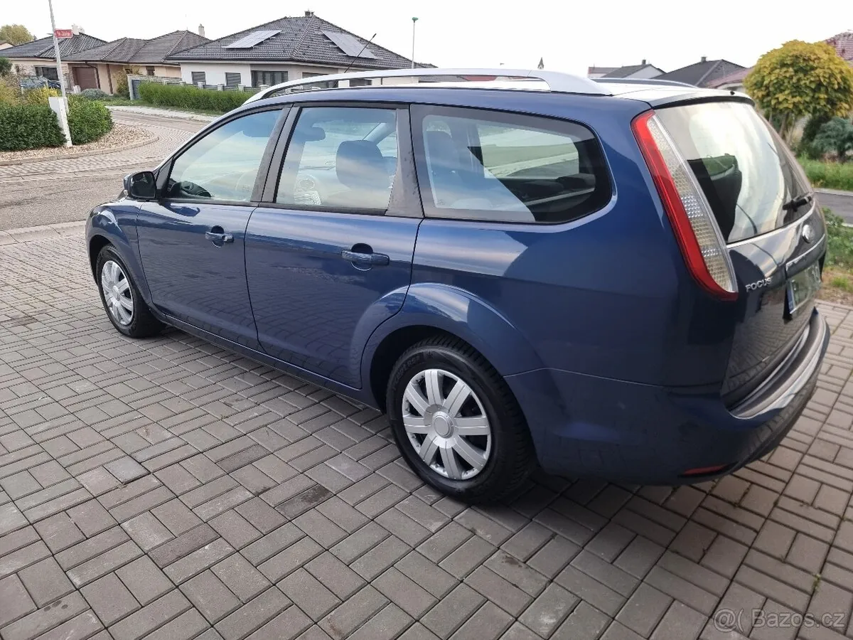 Ford Focus 2010 photo 4