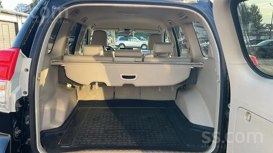 Toyota Land Cruiser 2013 photo 5