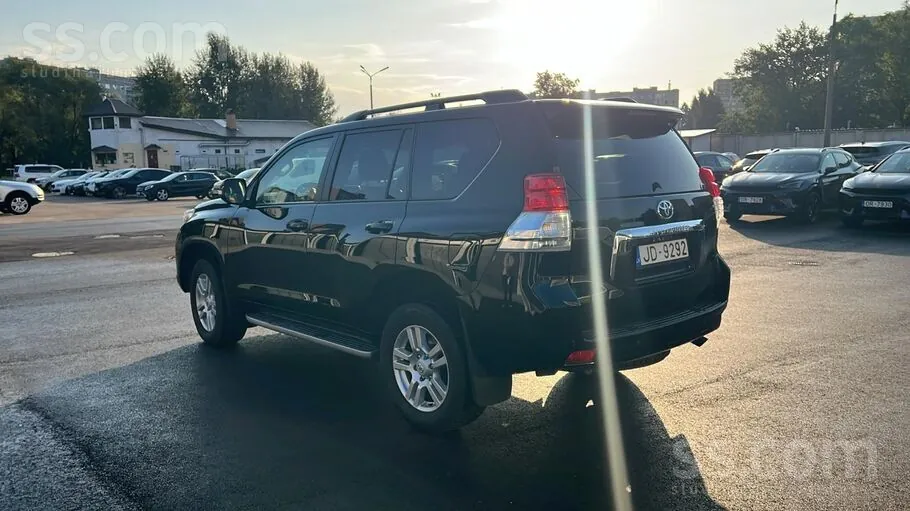 Toyota Land Cruiser 2013 photo 3