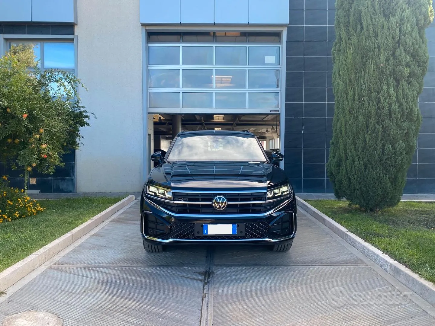 Volkswagen Touareg 2024 photo 2