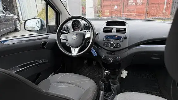 Chevrolet Spark 2010 photo 3