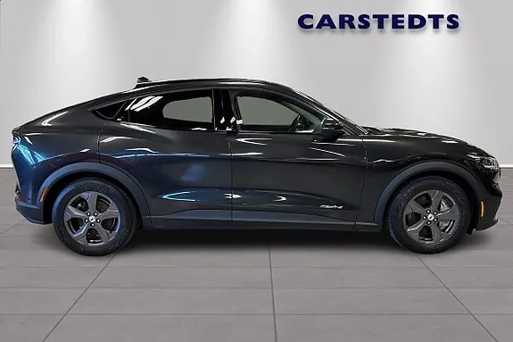 Ford Mustang Mach-E 2022 photo 2