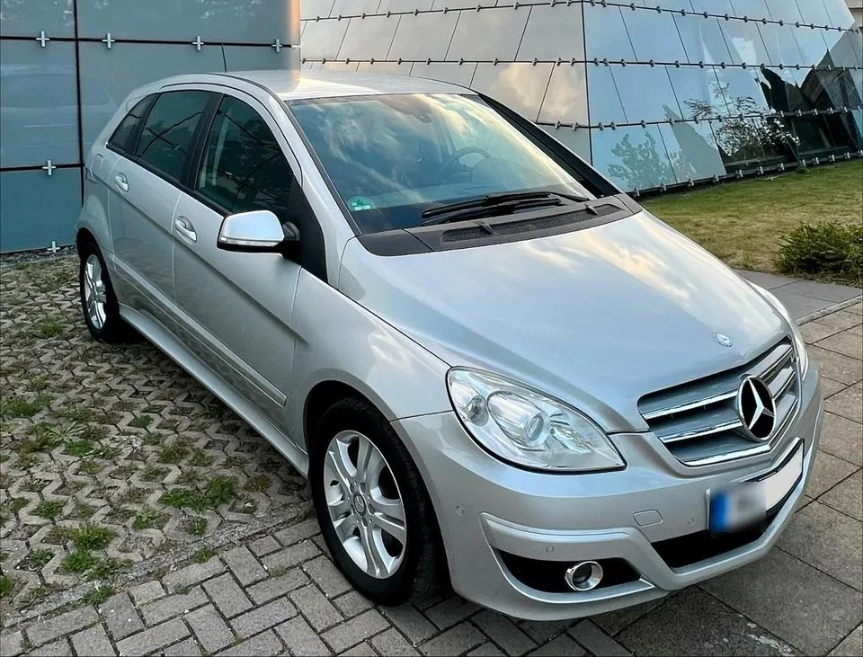 Mercedes-Benz B 200