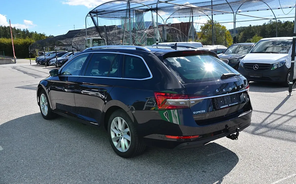 Skoda Superb 2022 photo 3