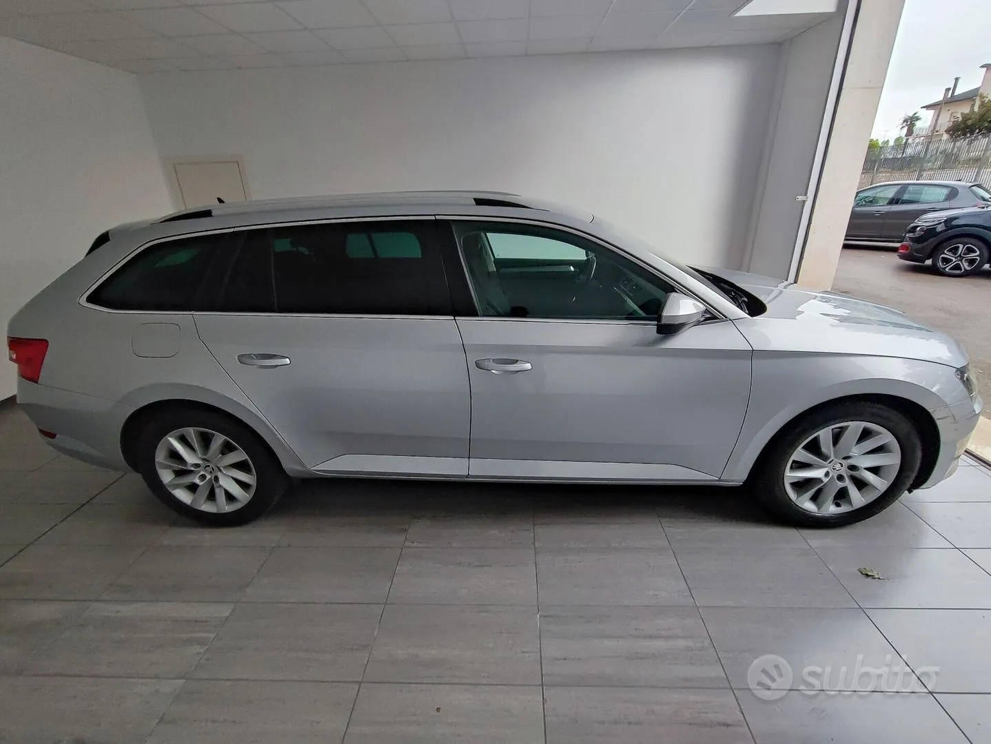 Skoda Superb 2019 photo 3