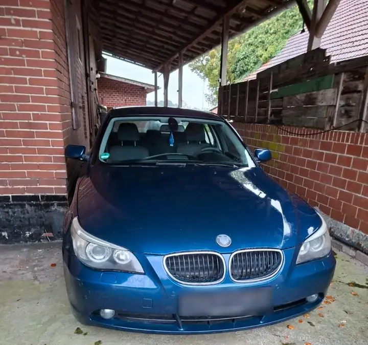 BMW 520I