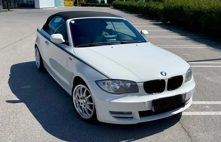 BMW 1 Series 2011 photo 2