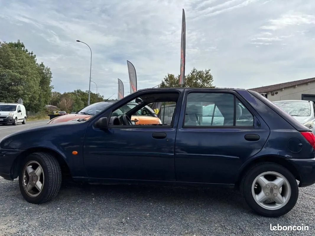 Ford Fiesta 1999 photo 2