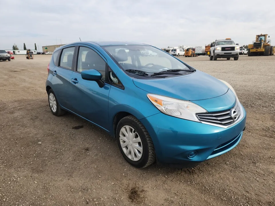 Nissan Versa Note 2015 photo 2