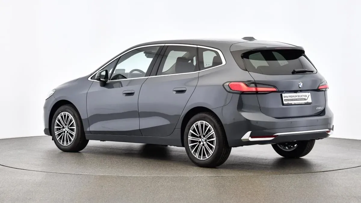 BMW 2 Series 2024 photo 3