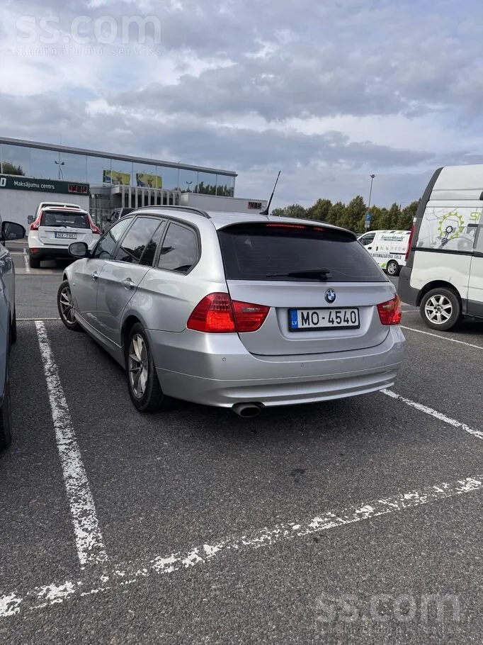 BMW E91 2010 photo 5