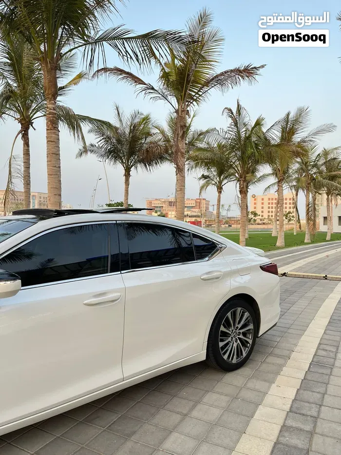 Lexus Es 2019 photo 2