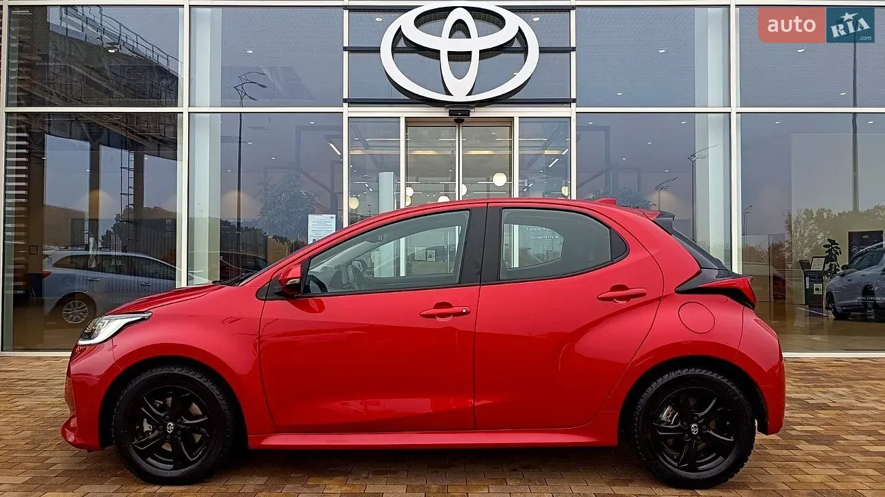 Toyota Yaris 2023 photo 3