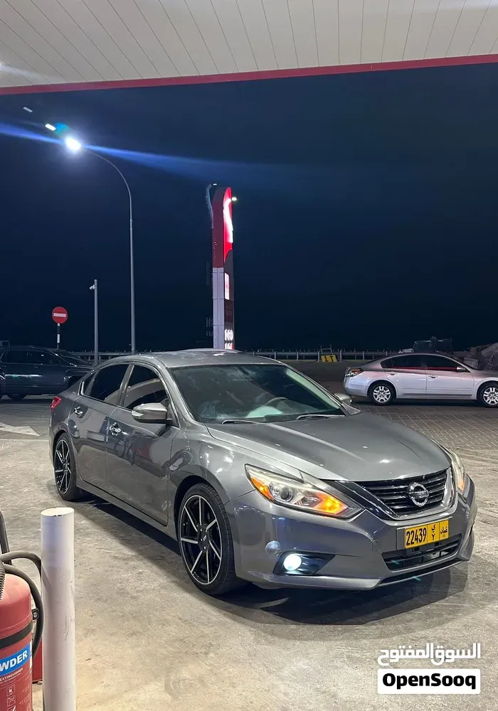 Nissan Altima 2018 photo 2