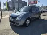 Suzuki Swift 2005 photo 4