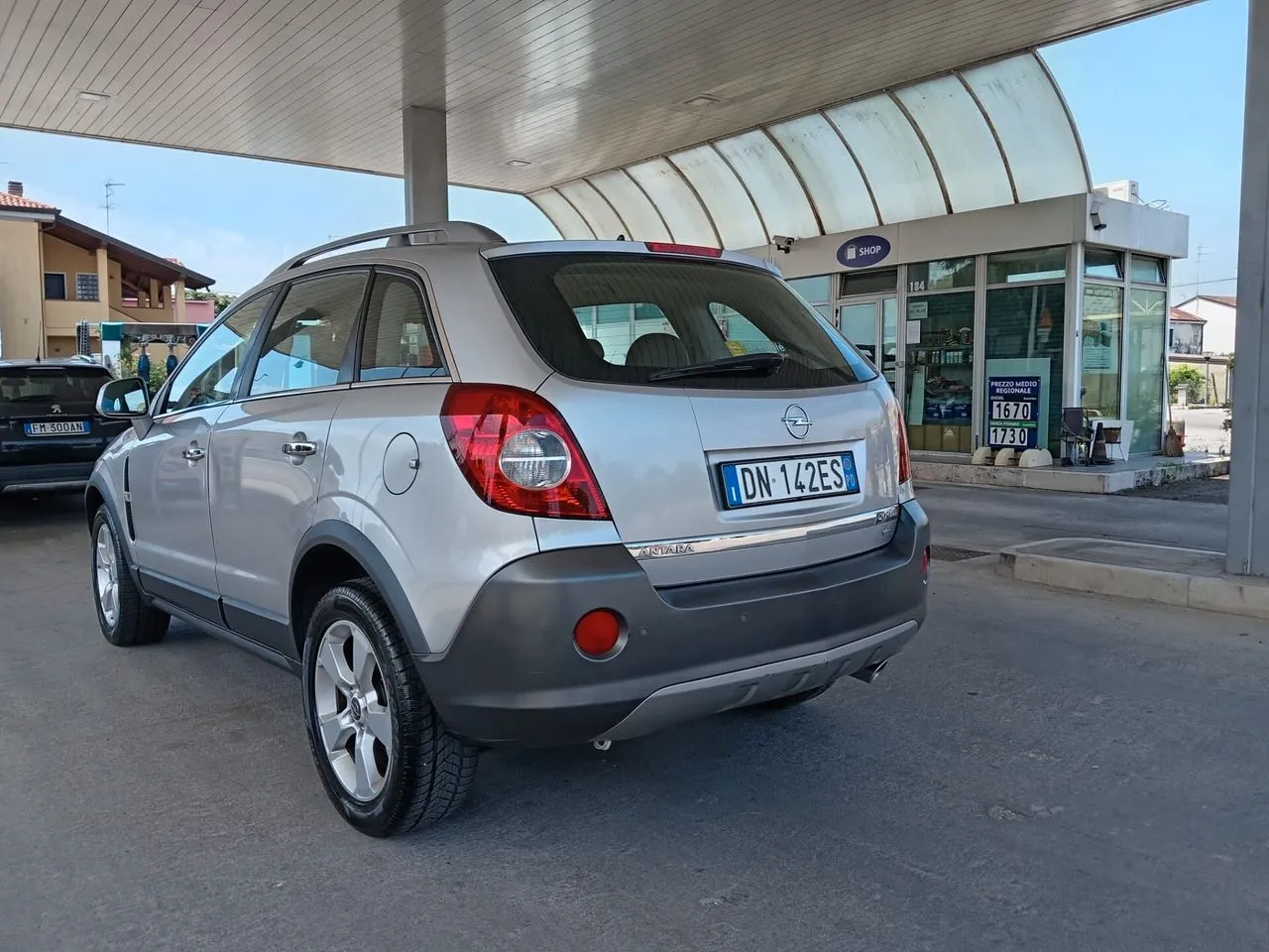 Opel Antara 2008 photo 2