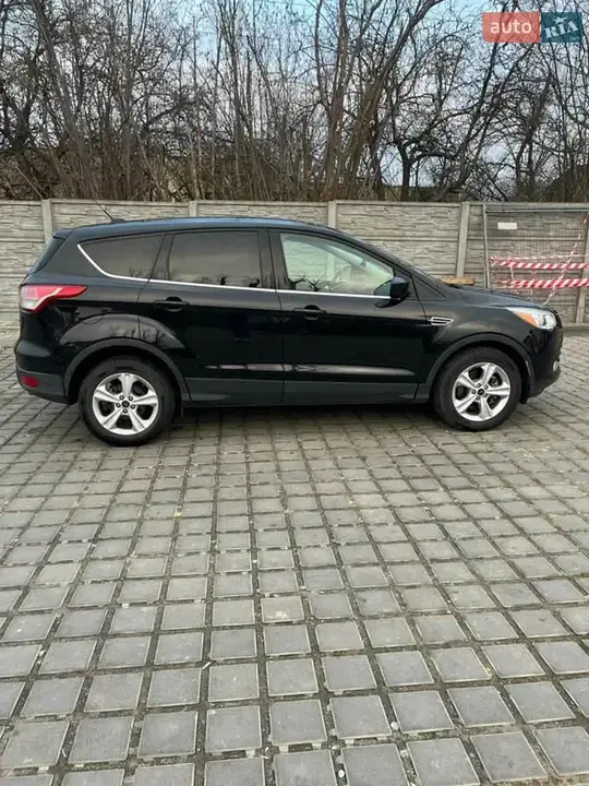 Ford Escape 2015 photo 2