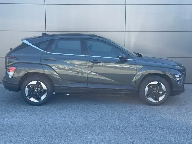 Hyundai Kona photo 2