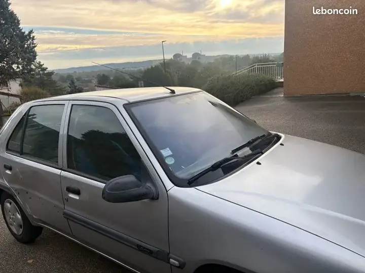 Citroen Saxo 2002 photo 2